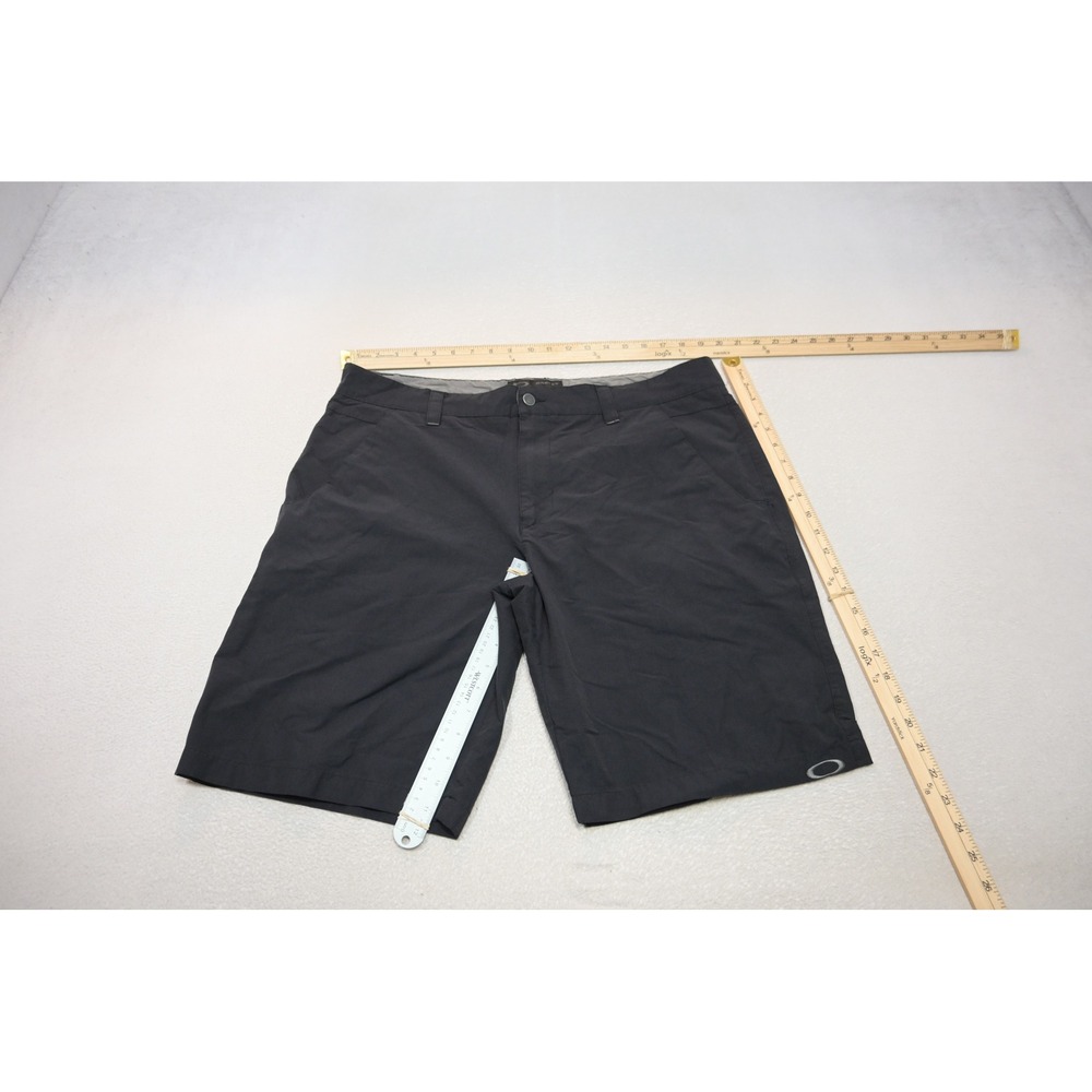 Oakley Performance Shorts Mens 40 Black Flat Front Casual Active EXCELLENT